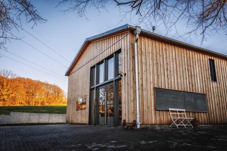 Schornsteintechnik Manzek - Neues Kaminstudio Velbert - Außen