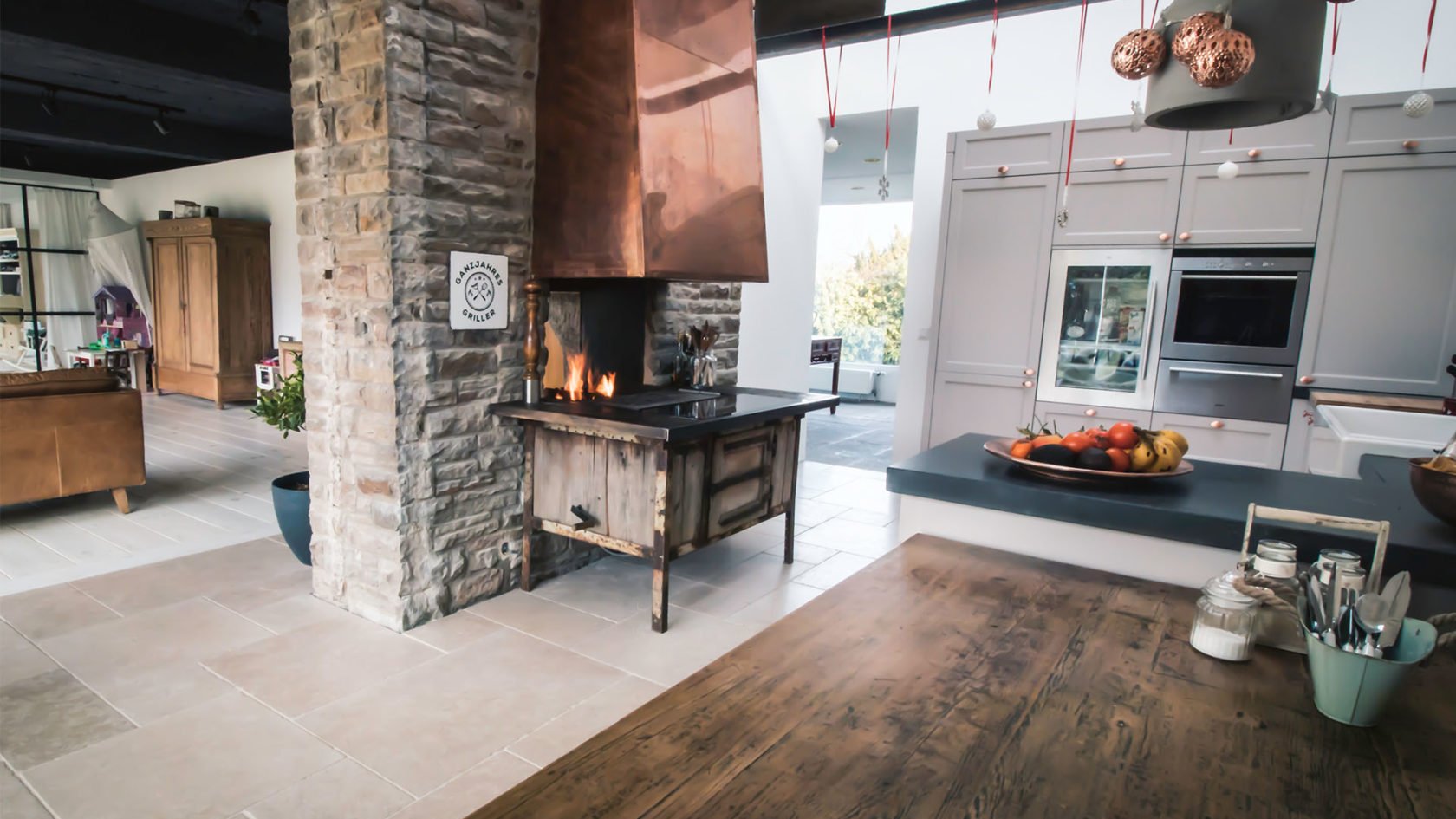 Zweiseitiger Kupferkamin 3