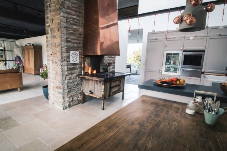 Zweiseitiger Kupferkamin 3